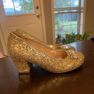 Badgley Mischka Scarlett Adorb girls dress shoe